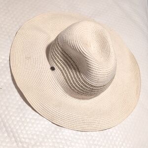 Elegant Cream Women's Sun Hat